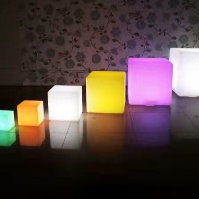 博源Boyuan 滾塑加工， LED 發(fā)光 吧臺，LED 花盆，LED 冰桶， LED 裝飾球， LED 餐桌椅