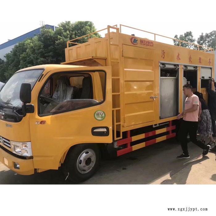 真空吸污車(chē) 多利卡吸污車(chē) 多功能吸污車(chē)